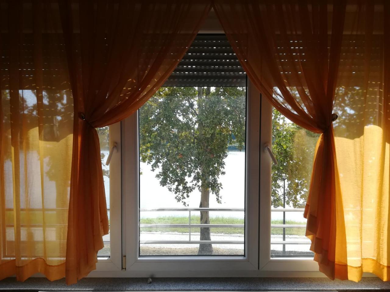 Guesthouse Sava سلافونسكي برود المظهر الخارجي الصورة