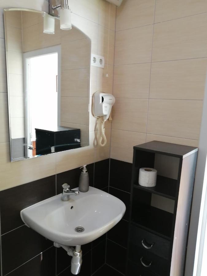 Guesthouse Sava سلافونسكي برود المظهر الخارجي الصورة